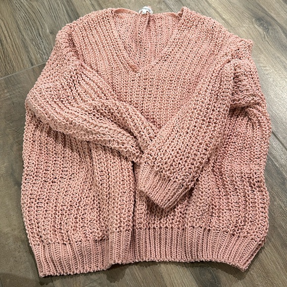 KNIT SWEATER SIZE M/L - Picture 1 of 5